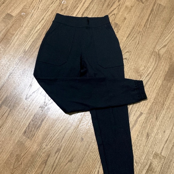 SPANX: BLACK JOGGER - Picture 3 of 3